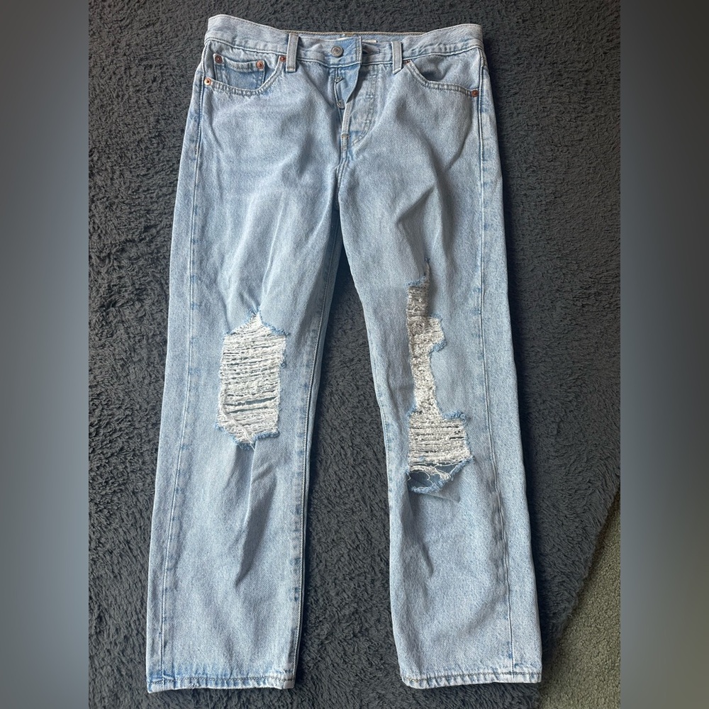 Levi’s Wedgie Straight size 29 jeans, distressed, light wash